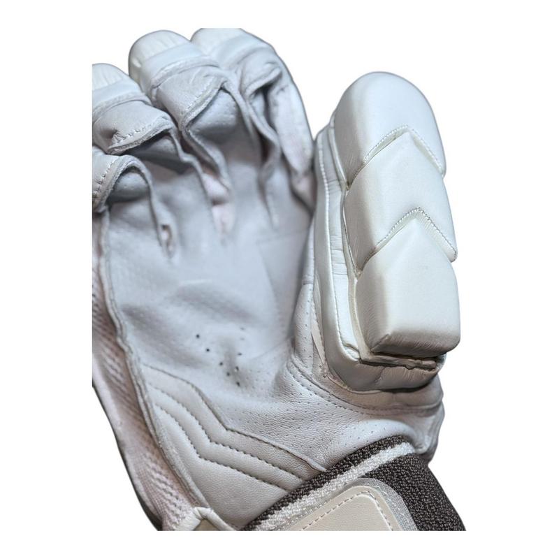 VKS Prolite Batting Gloves Junior - main image