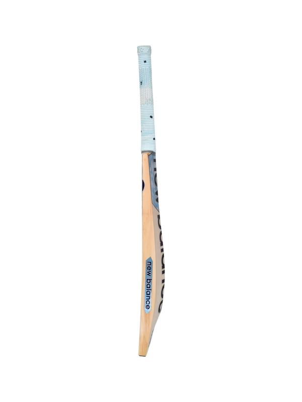 New Balance DC 580 Junior Cricket Bat - main image