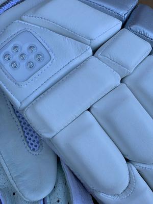 VKS Players Edition Batting Gloves - thumbnail image 6
